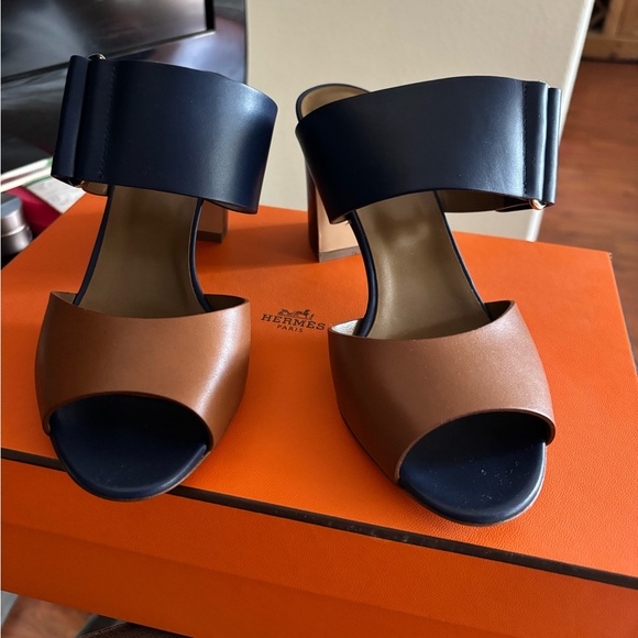 Brand New Hermes Sandals 37 - Picture 3 of 6
